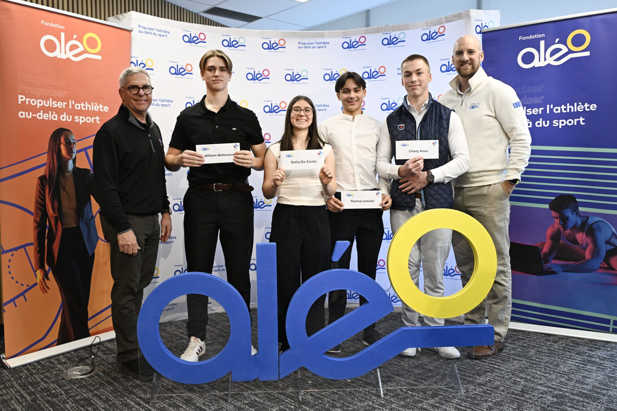 Jean-Pierre Beaulieu, Executive Director, Golf Québec, William Bellavance, Sofia De Zordo, Thomas Grenier, Charly Pinel and Jonathan Collin, Coordinator, Bursary programs, Aleo Foundation.